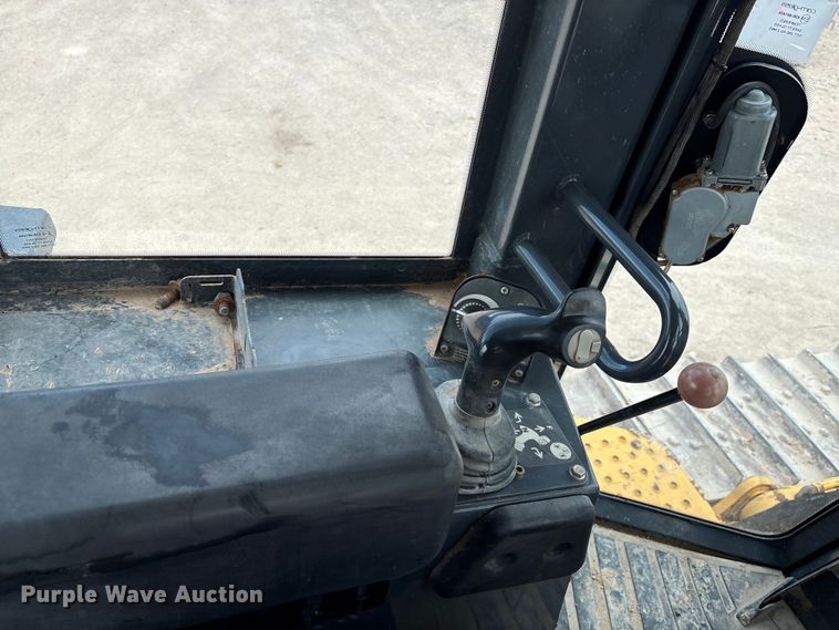 image for item EM0580 2010 John Deere 850J dozer