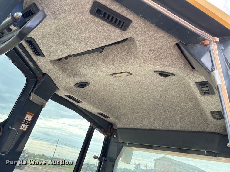 image for item EM0580 2010 John Deere 850J dozer