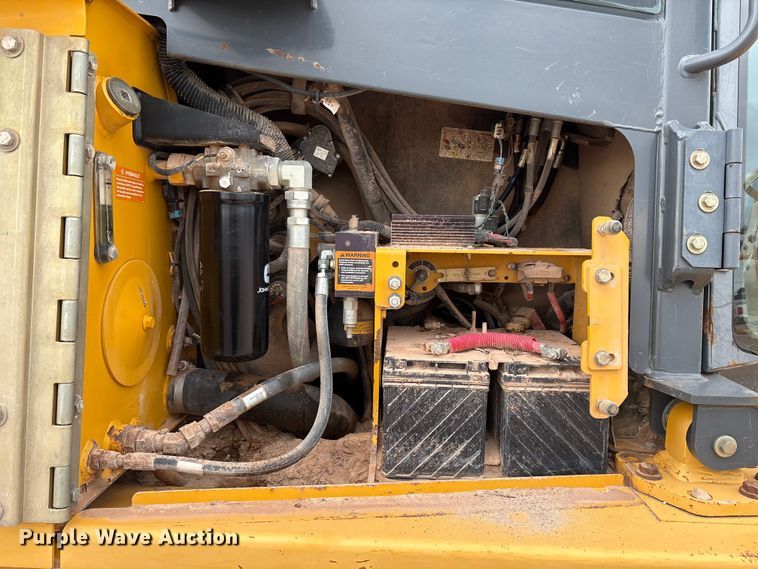 image for item EM0580 2010 John Deere 850J dozer