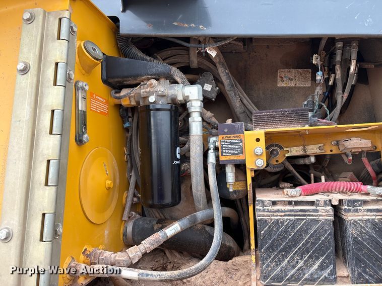 image for item EM0580 2010 John Deere 850J dozer