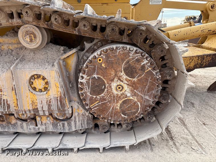 image for item EM0580 2010 John Deere 850J dozer