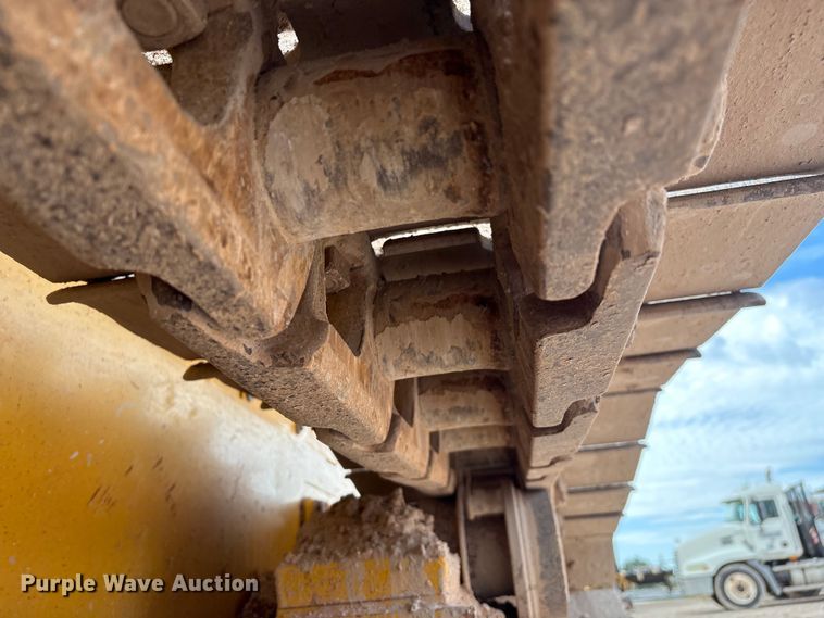 image for item EM0580 2010 John Deere 850J dozer