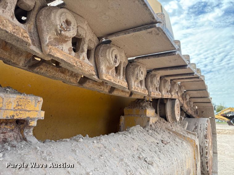 image for item EM0580 2010 John Deere 850J dozer