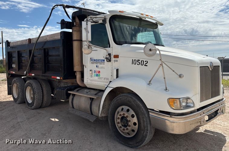 image for item EM0582 2005 International 9200i dump truck