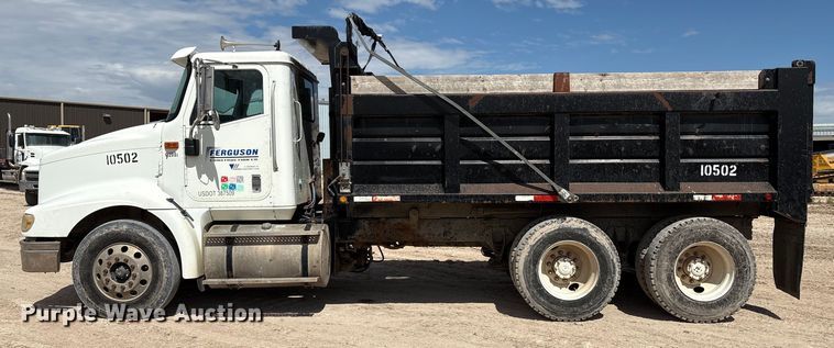 image for item EM0582 2005 International 9200i dump truck