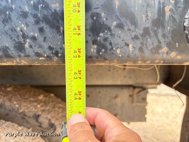 image for item EM0582 2005 International 9200i dump truck