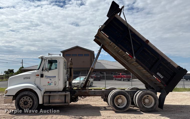 image for item EM0582 2005 International 9200i dump truck