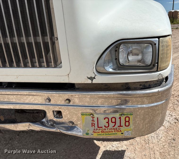 image for item EM0582 2005 International 9200i dump truck