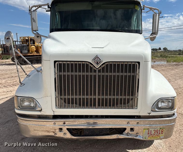 image for item EM0582 2005 International 9200i dump truck