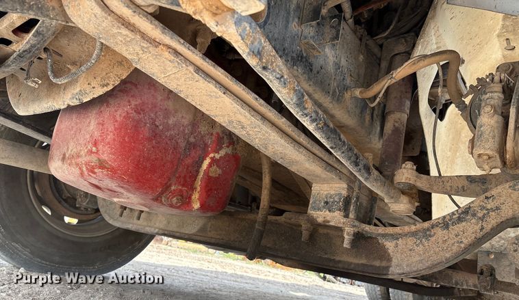 image for item EM0582 2005 International 9200i dump truck