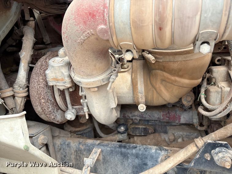 image for item EM0582 2005 International 9200i dump truck