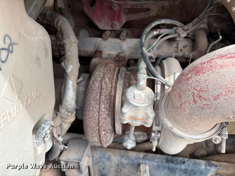 image for item EM0582 2005 International 9200i dump truck