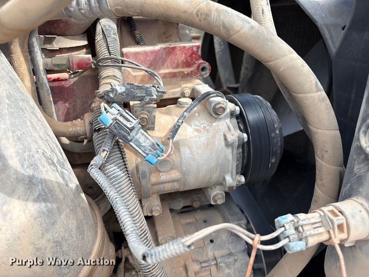 image for item EM0582 2005 International 9200i dump truck