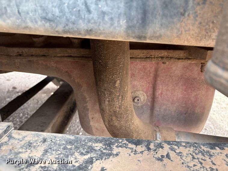 image for item EM0582 2005 International 9200i dump truck