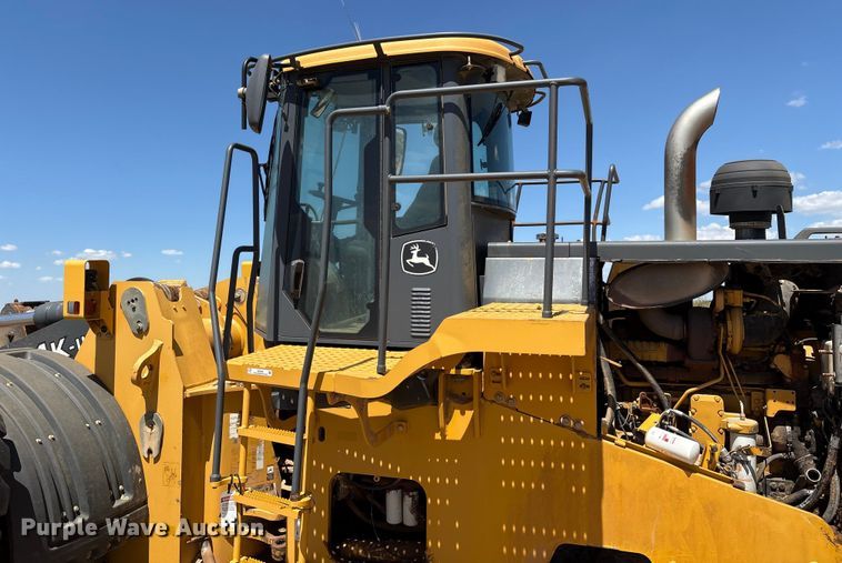 image for item EM0586 2015 John Deere 844K-II wheel loader