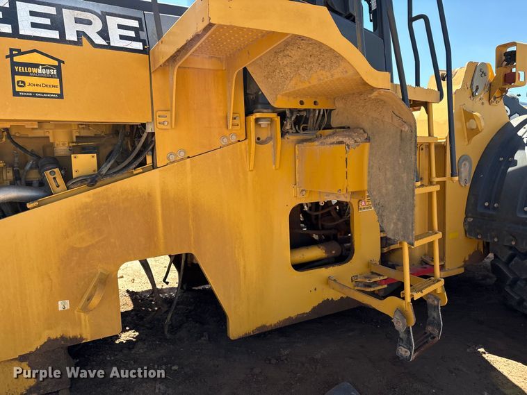 image for item EM0586 2015 John Deere 844K-II wheel loader