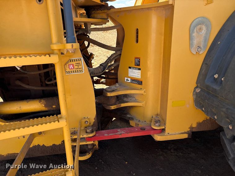 image for item EM0586 2015 John Deere 844K-II wheel loader