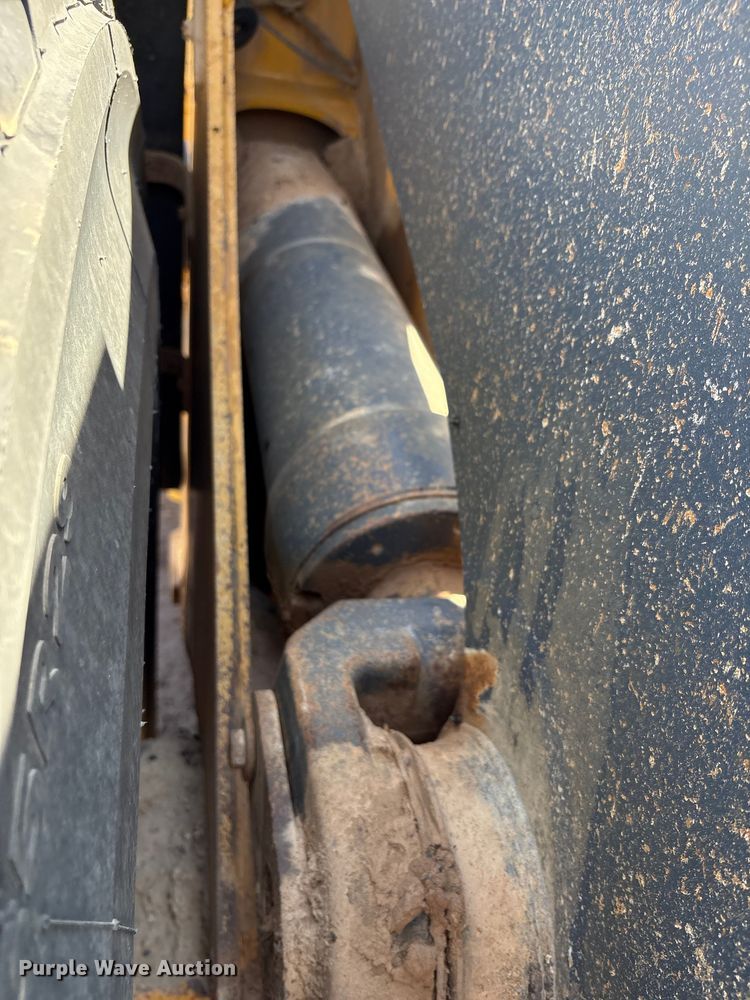 image for item EM0586 2015 John Deere 844K-II wheel loader