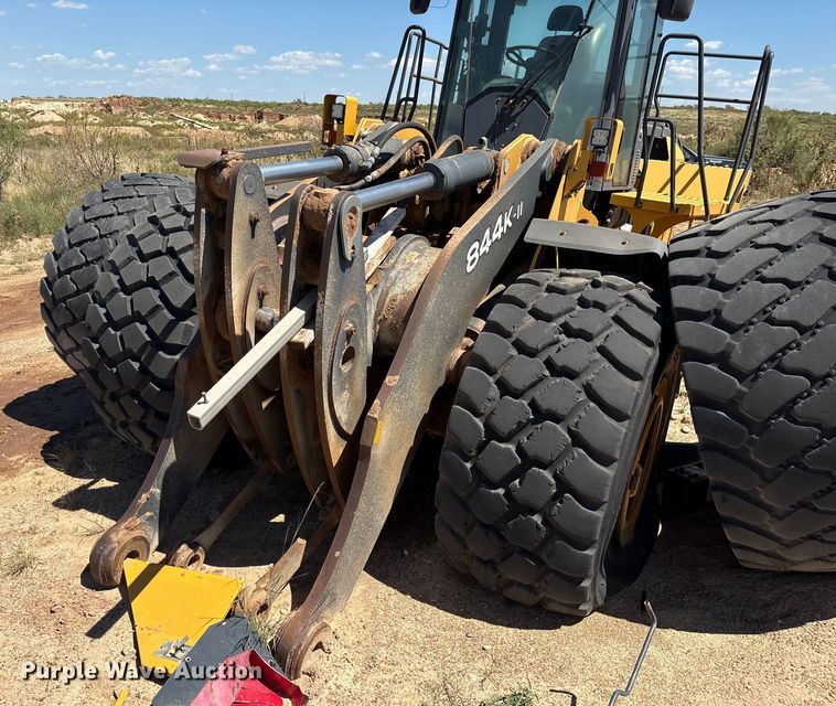 image for item EM0586 2015 John Deere 844K-II wheel loader