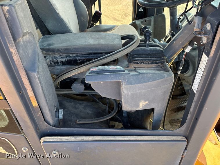 image for item EM0586 2015 John Deere 844K-II wheel loader