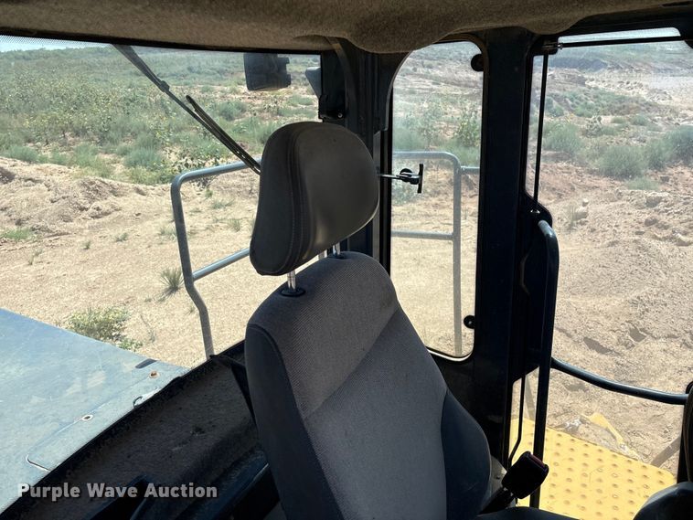 image for item EM0586 2015 John Deere 844K-II wheel loader