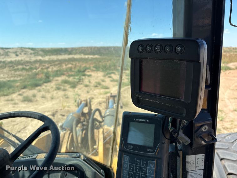 image for item EM0586 2015 John Deere 844K-II wheel loader