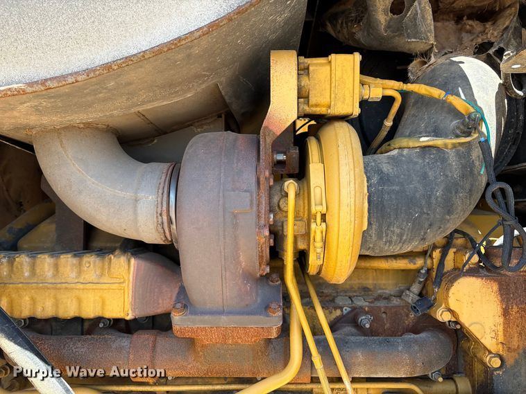 image for item EM0586 2015 John Deere 844K-II wheel loader