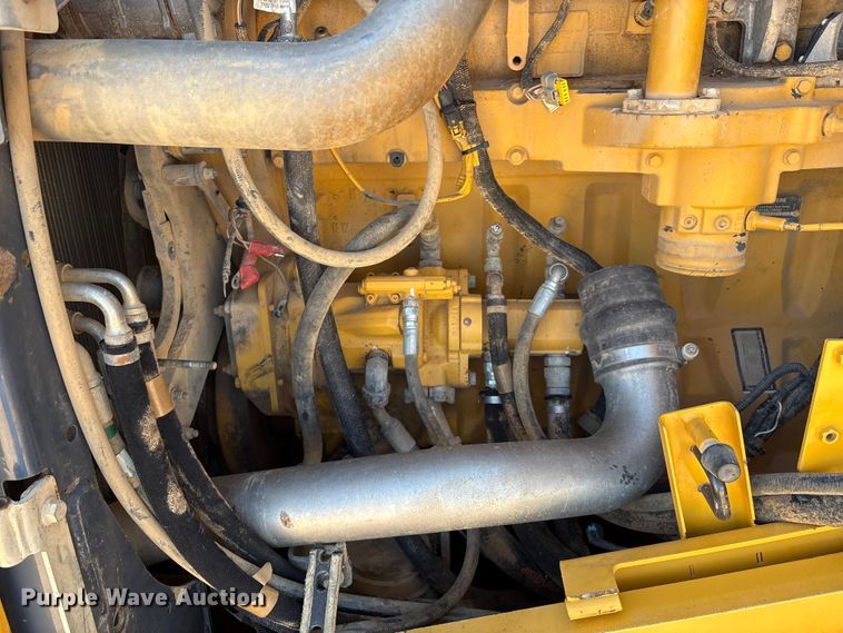 image for item EM0586 2015 John Deere 844K-II wheel loader