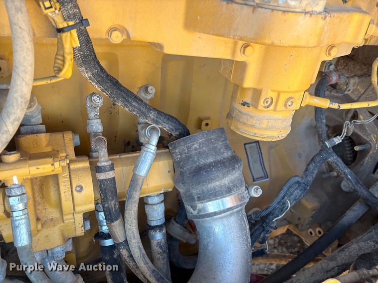 image for item EM0586 2015 John Deere 844K-II wheel loader