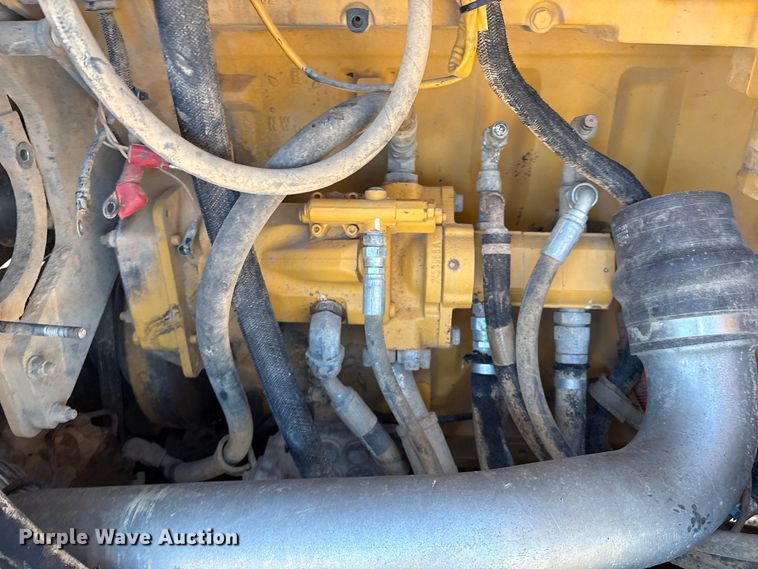 image for item EM0586 2015 John Deere 844K-II wheel loader