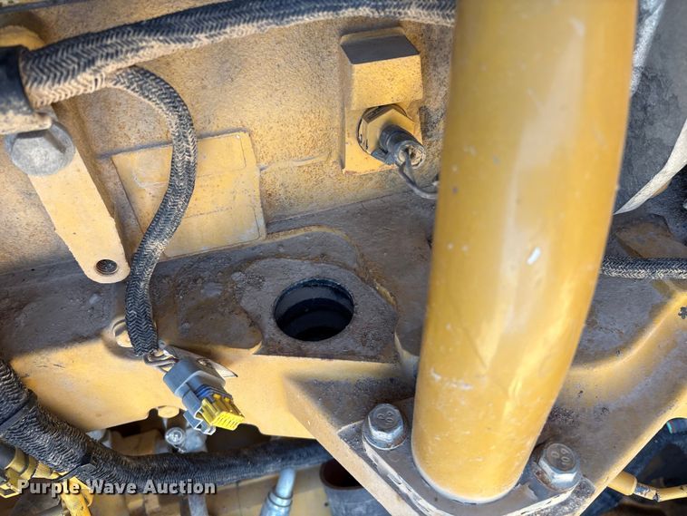 image for item EM0586 2015 John Deere 844K-II wheel loader