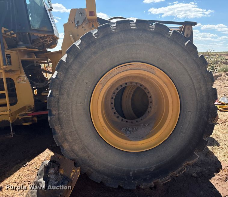 image for item EM0586 2015 John Deere 844K-II wheel loader