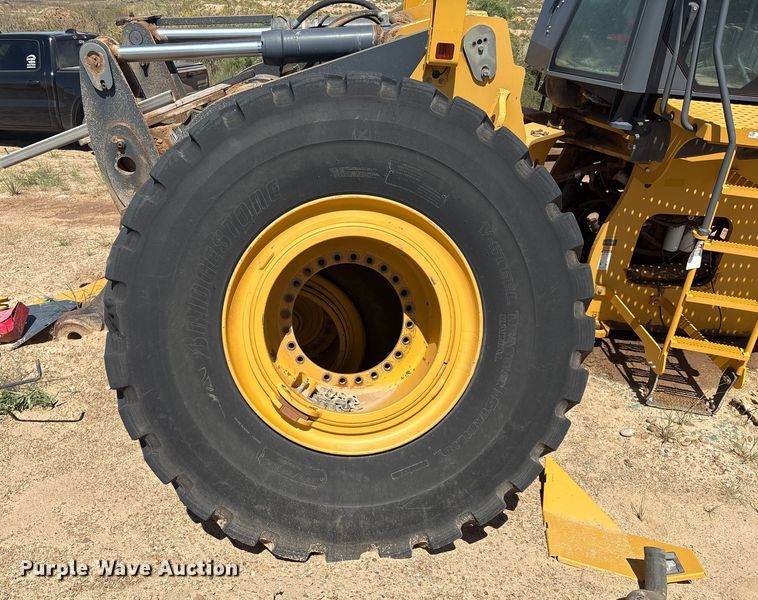 image for item EM0586 2015 John Deere 844K-II wheel loader