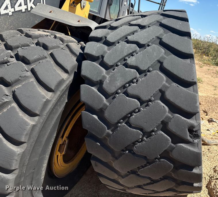 image for item EM0586 2015 John Deere 844K-II wheel loader