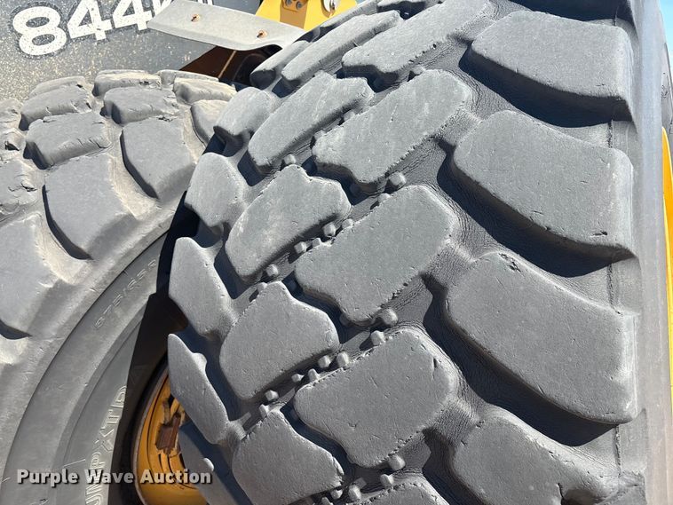 image for item EM0586 2015 John Deere 844K-II wheel loader