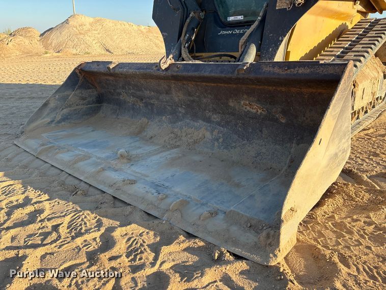 image for item EM0587 2019 John Deere 325G tracked skid steer loader