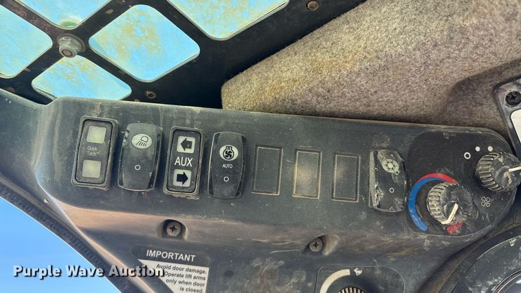 image for item EM0587 2019 John Deere 325G tracked skid steer loader