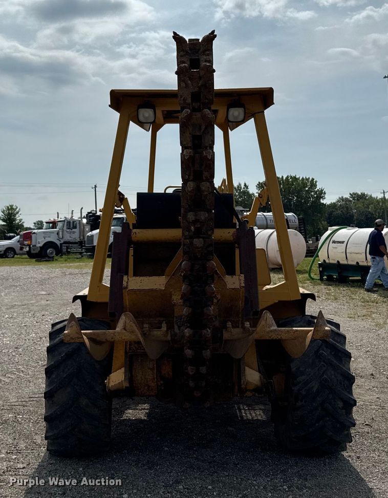 image for item EM2299 1997 Vermeer V8550 trencher