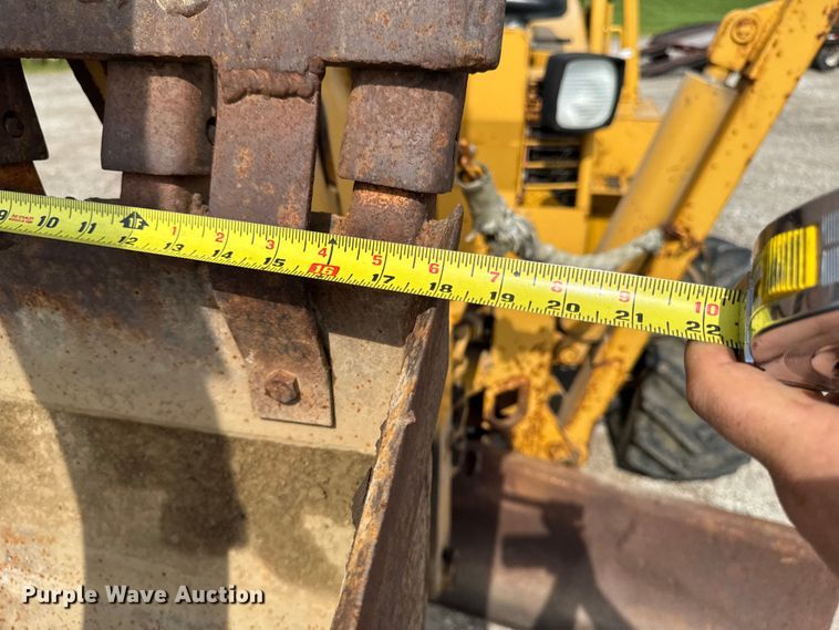 image for item EM2299 1997 Vermeer V8550 trencher