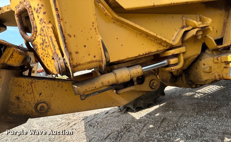 image for item EM2299 1997 Vermeer V8550 trencher