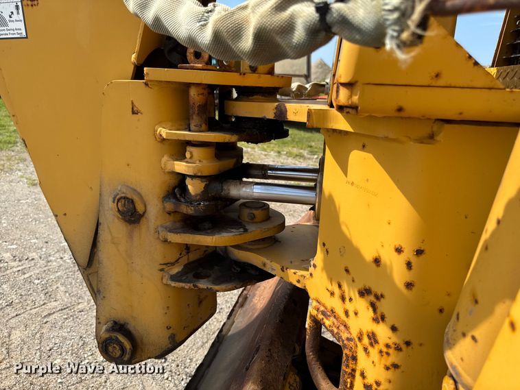 image for item EM2299 1997 Vermeer V8550 trencher