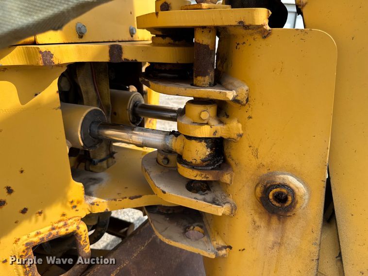 image for item EM2299 1997 Vermeer V8550 trencher