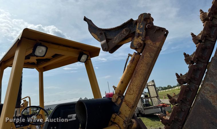 image for item EM2299 1997 Vermeer V8550 trencher