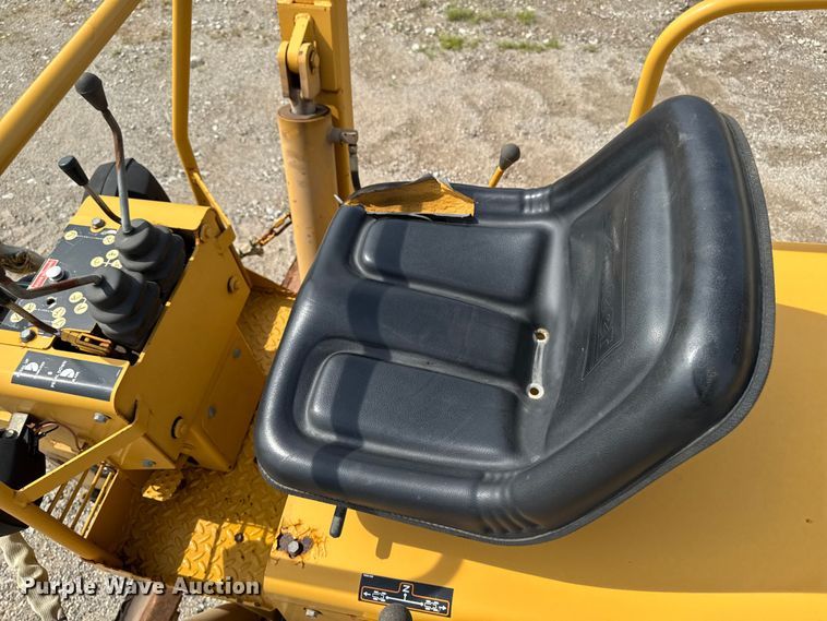 image for item EM2299 1997 Vermeer V8550 trencher