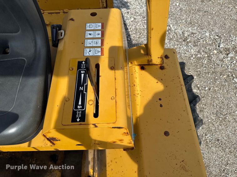 image for item EM2299 1997 Vermeer V8550 trencher