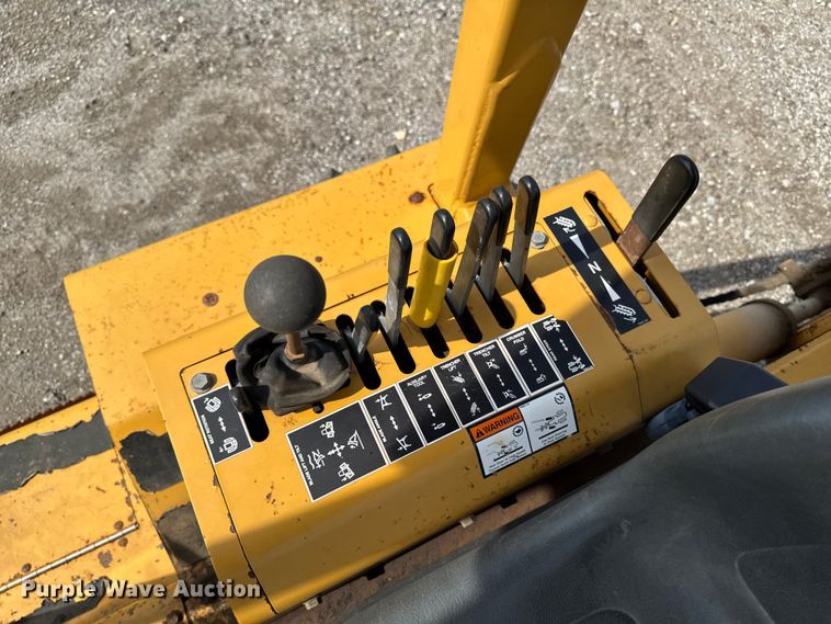 image for item EM2299 1997 Vermeer V8550 trencher