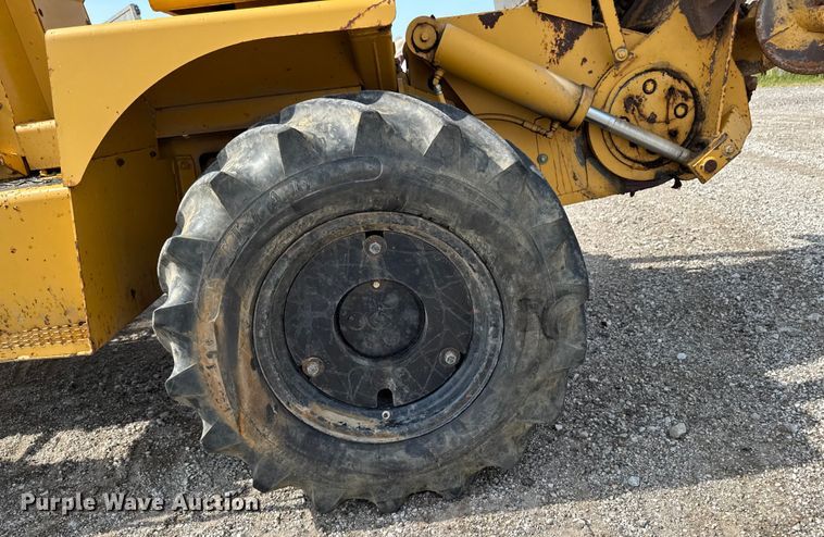 image for item EM2299 1997 Vermeer V8550 trencher