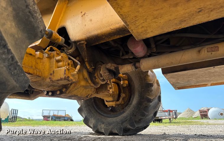 image for item EM2299 1997 Vermeer V8550 trencher