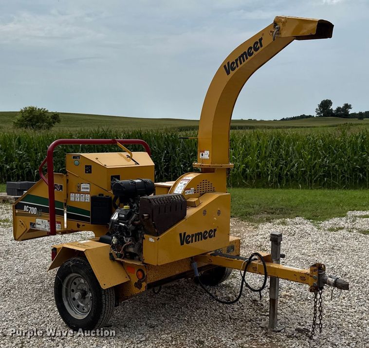 image for item EM2300 2018 Vermeer BC700 XL wood chipper