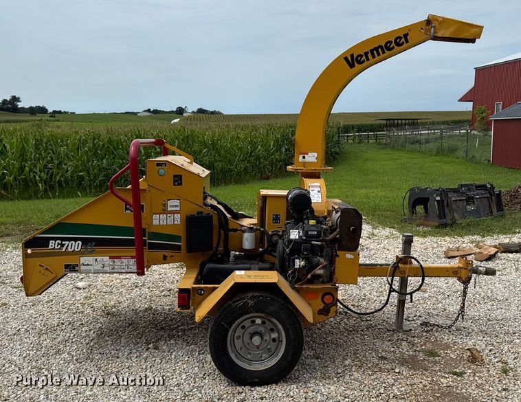 image for item EM2300 2018 Vermeer BC700 XL wood chipper